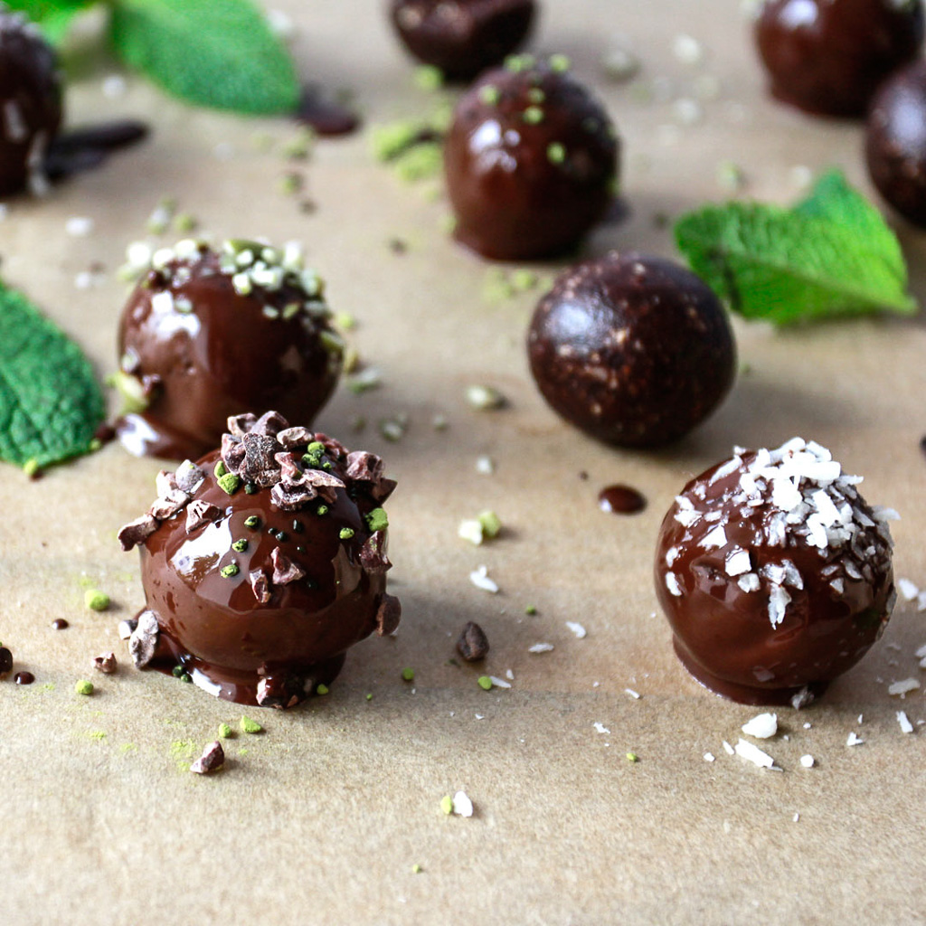 Immunity March: Mint Cacao Bliss Balls