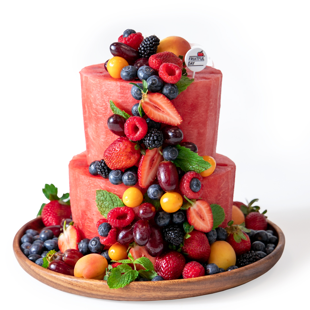 WEDDING CAKE, 2 tier cake with custard filling and topped with fresh f –  23sweets